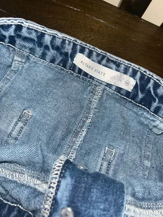 Altar'd State High Rise Wide Leg Patch Pocket Jeans Size 28 - Picture 2 of 7